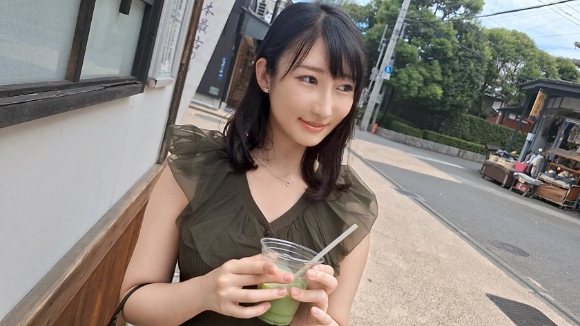 透明感抜群の色白むっちり肌！黒ランジェリーが食い込む聖母の快楽【初撮り】
