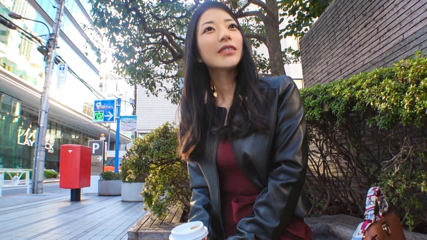 ねっとりキス＆フェラ！28歳OLがAV初撮影で本気で感じる瞬間